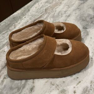 Ugg maryjanes size 7